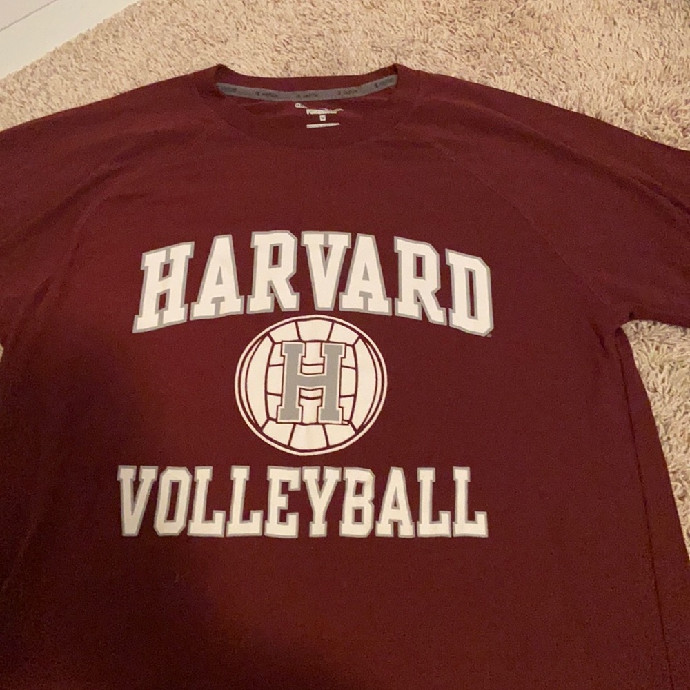 🚨Harvard volleyball shirt size m🚨